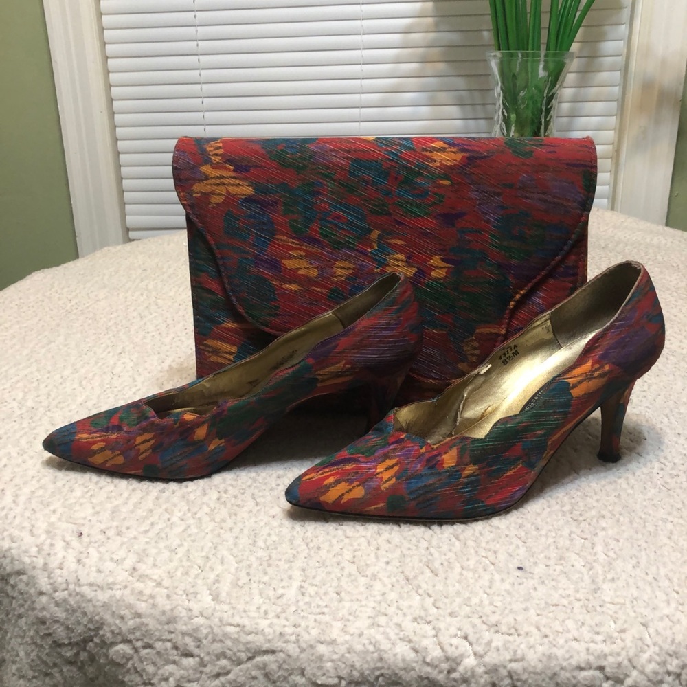 A  multi colored shoe with matching handbag.